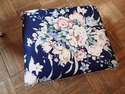 Tabouret de pieds de forme rectangulaire...