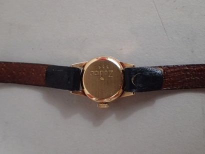 Montre bracelet de dame en or jaune de marque...