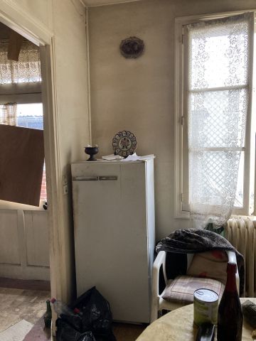(SUITE PHOTOS LOT 1) ENTIER MOBILIER D'UNE...