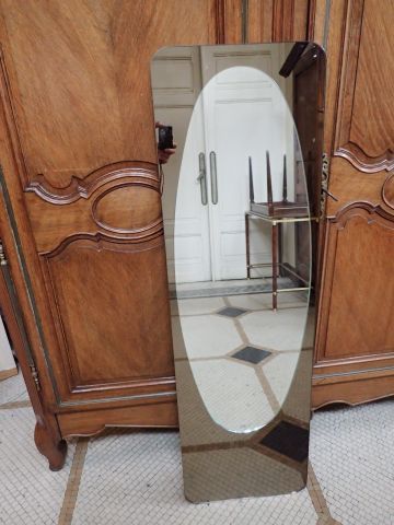 Dans le goût de Fontana Arte, miroir ovale...