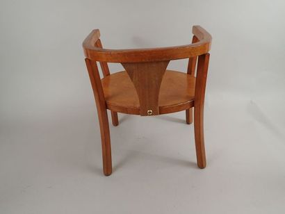 BAUMANN, attribué à. Fauteuil d'enfant en...