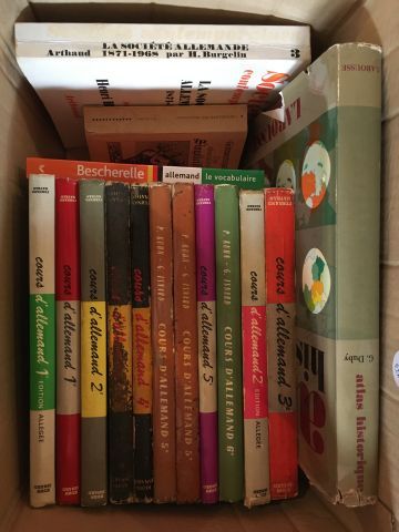 Carton de livres brochés sur l'allemand....