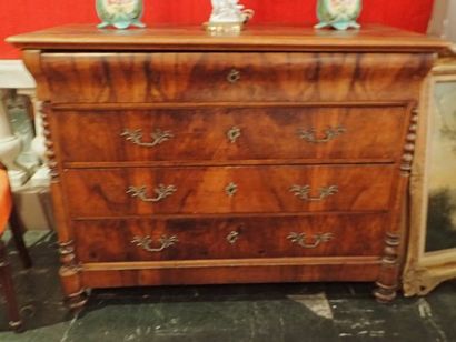 Commode de forme rectangulaire en placage...