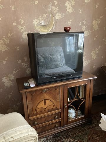 ENTIER MOBILIER D'UNE MAISON SISE A SOISSONS...