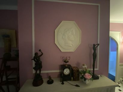 (SUITE PHOTOS LOT 4) ENTIER MOBILIER D'UNE...