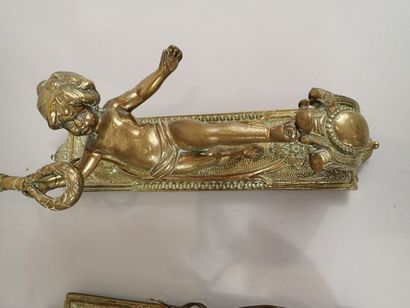 Paire d'appliques en bronze et laiton à un...