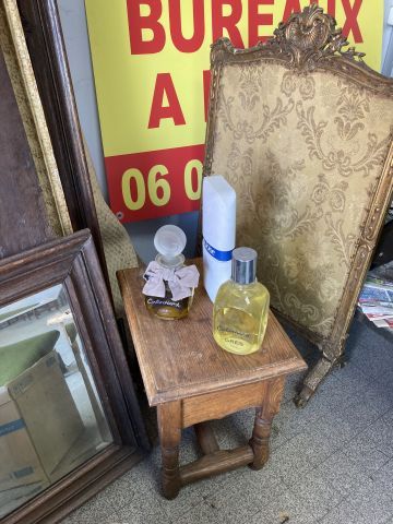 STOCK D'UN BROCANTEUR SISE A CHÂTEAU-THIERRY...