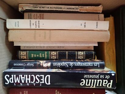 [Napoléon], mannette de livres brochés sur...
