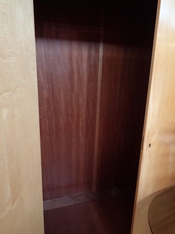 Armoire penderie en bois de placage ouvrant...