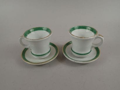 Paire de tasses brulots et leurs sous-tasses...