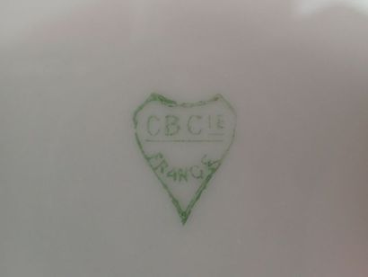 CB Cie France. Service de table en porcelaine...