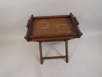 Table à desservir en bois naturel, le plateau...