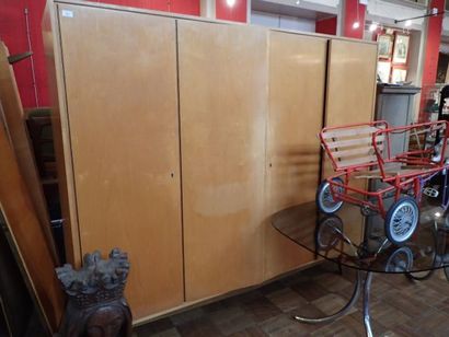 Armoire penderie en bois de placage ouvrant...