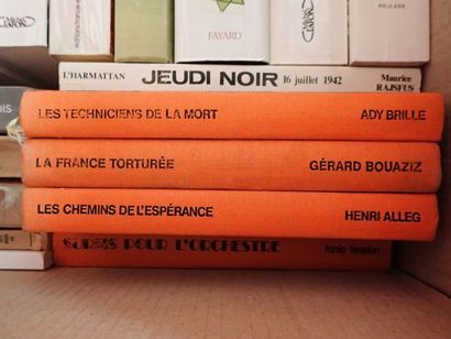 Importante mannette de livres brochés et...