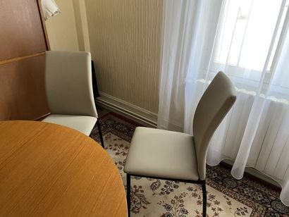 (SUITE PHOTOS LOT 3) ENTIER MOBILIER D'UNE...