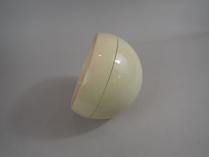 Miroir à poser de forme semi-globulaire en...