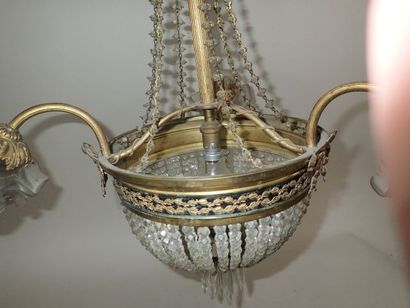 Lustre corbeille en bronze et laiton doré...