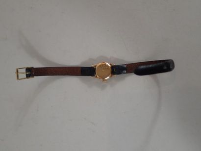 Montre bracelet de dame en or jaune de marque...