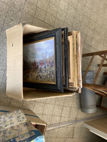 STOCK D'UN BROCANTEUR SISE A CHÂTEAU-THIERRY...