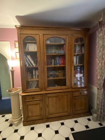 (SUITE PHOTOS LOT 4) ENTIER MOBILIER D'UNE...