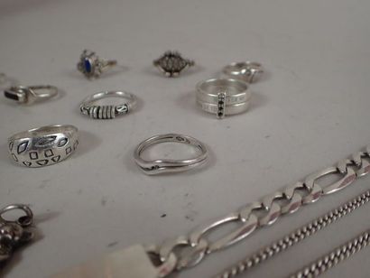 Lot en argent 800/1000e et 925/1000e comprenant...