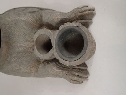 Nécessaire de fumeur en bois sculpté figurant...
