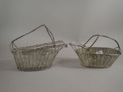 Ensemble de deux paniers à bouteille en métal...