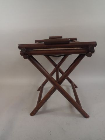 Table à desservir en bois naturel, le plateau...