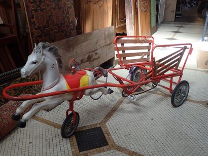Voiture à cheval pour enfant en forme de...