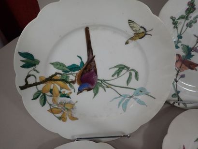 Partie de service de table en porcelaine...