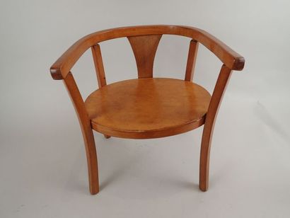 BAUMANN, attribué à. Fauteuil d'enfant en...