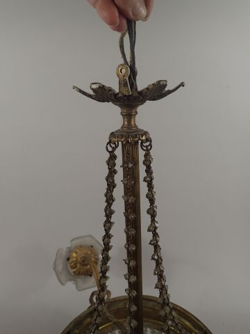 Lustre corbeille en bronze et laiton doré...