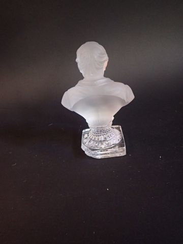 SAINT LOUIS, buste de Napoléon III en cristal...