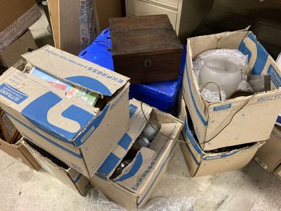 (SUITE PHOTOS LOT 2) STOCK D'UN BROCANTEUR...