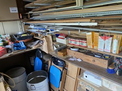 (SUITE PHOTOS LOT 3) ENTIER MOBILIER D'UNE...