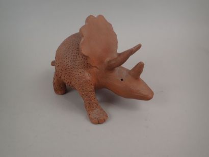 Sujet en terre cuite figurant un animal imaginaire...