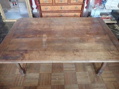 Table de salle à manger en chêne reposant...