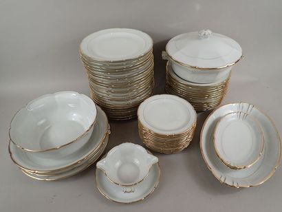 CB Cie France. Service de table en porcelaine...