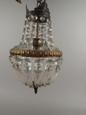 Petit lustre mongolfière en bronze et laiton...