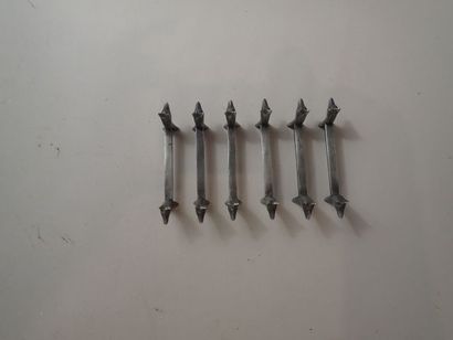 Ensemble de six porte-couteaux en étain à...