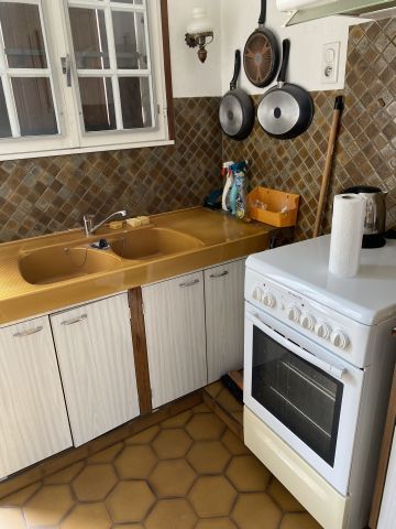 (SUITE PHOTOS LOT 3) ENTIER MOBILIER D'UNE...