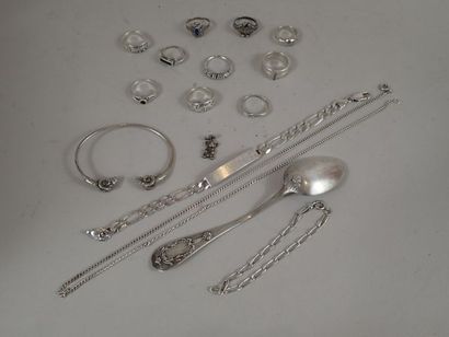 Lot en argent 800/1000e et 925/1000e comprenant...