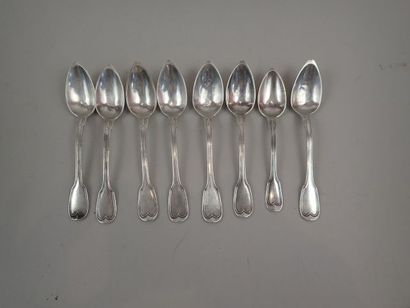 8 cuillères à dessert en argent modèle filets...