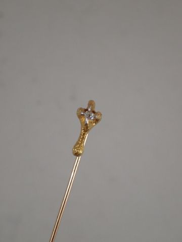 Epingle de cravate en or jaune à décor d'une...