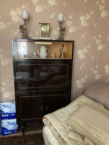 ENTIER MOBILIER D'UNE MAISON SISE A SOISSONS...