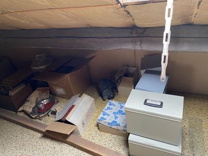 (SUITE PHOTOS LOT 3) ENTIER MOBILIER D'UNE...