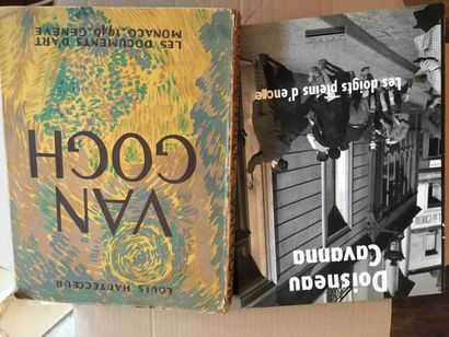 Carton de livres brochés dont Histoire de...
