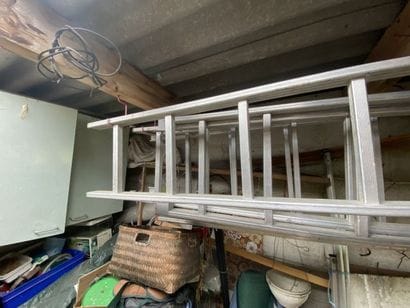 (SUITE PHOTOS LOT 4) ENTIER MOBILIER D'UNE...