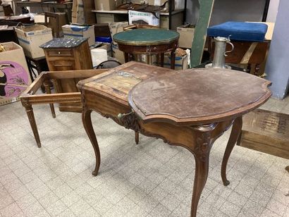 STOCK D'UN BROCANTEUR SISE A CHÂTEAU-THIERRY...