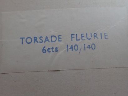 Deux boîtes contenant chacune une nappe et...